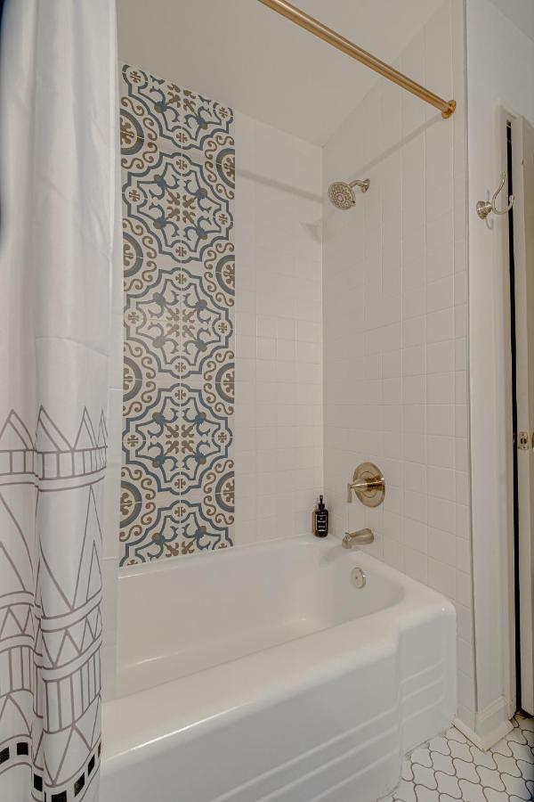נאשוויל The Titan - Pet-Friendly Bungalow מראה חיצוני תמונה
