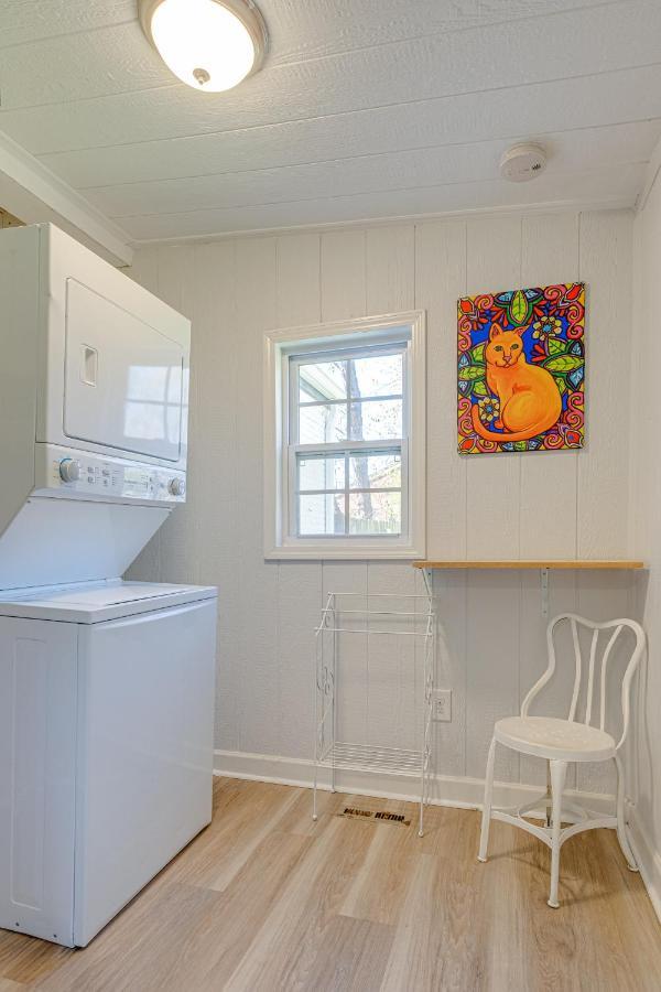 נאשוויל The Titan - Pet-Friendly Bungalow מראה חיצוני תמונה