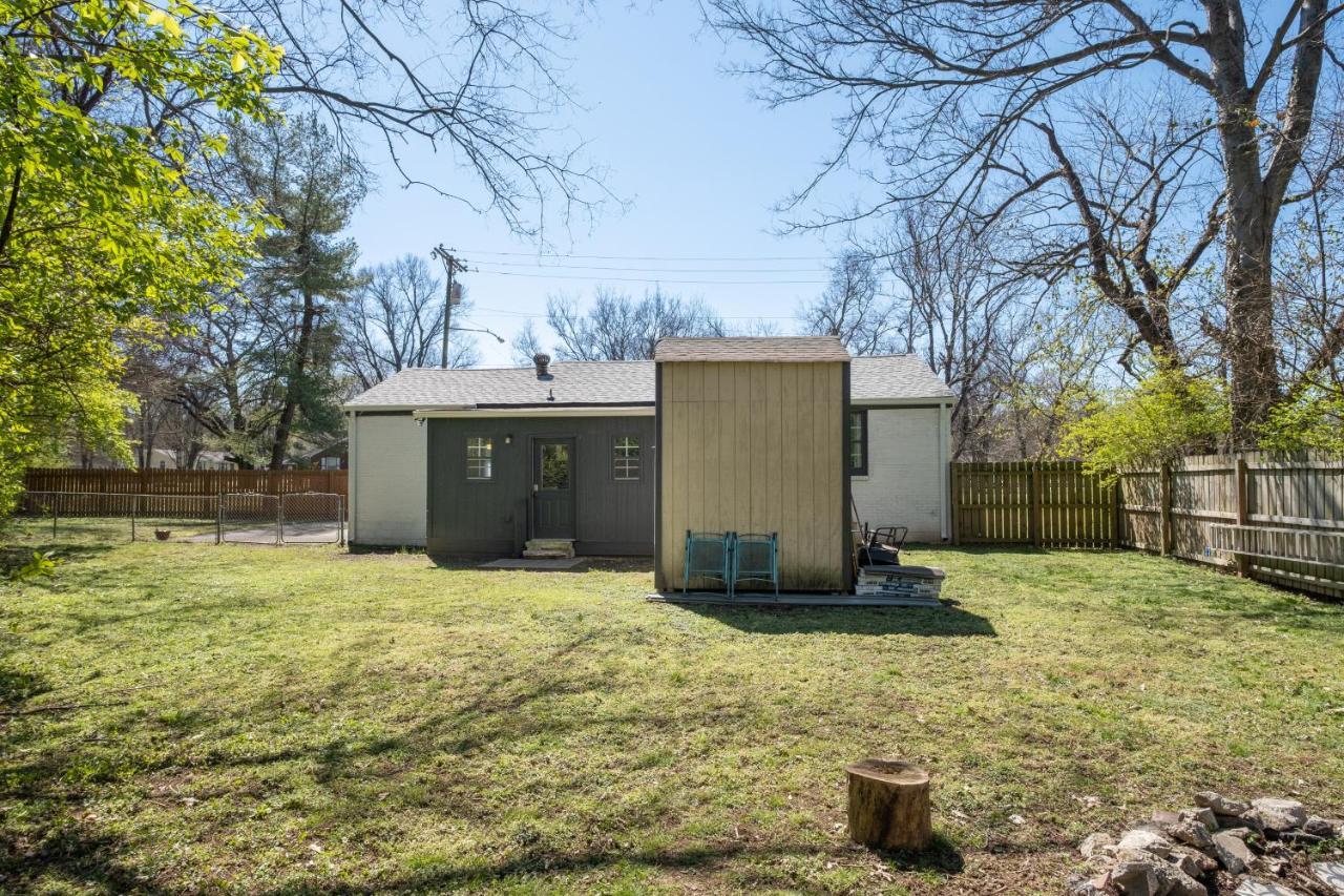 נאשוויל The Titan - Pet-Friendly Bungalow מראה חיצוני תמונה